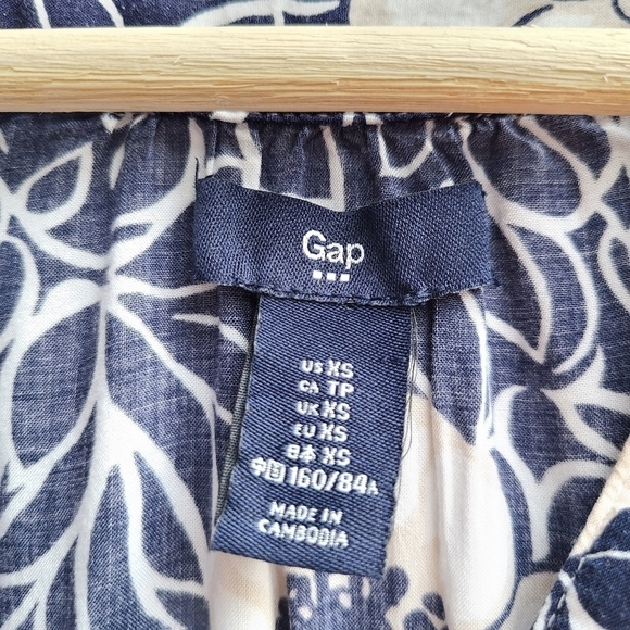 Gap Blue and White, Light-weight, Floral Tunic, Size XS - Picture 5 of 5
